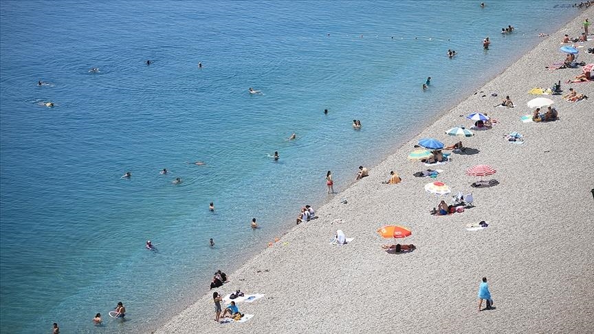307,000+ Russian tourists flock to Turkey's Antalya in 2 weeks