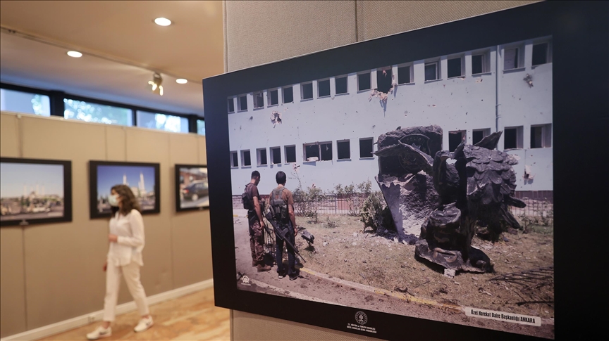 Defeated coup photo exhibit opens its doors in Ankara