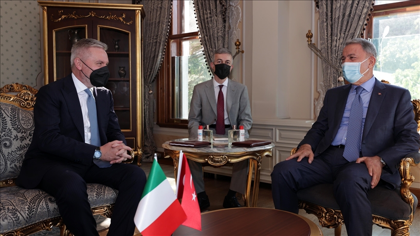 Milli Savunma Bakanı Akar, İtalyan mevkidaşı Guerini ile bir araya geldi