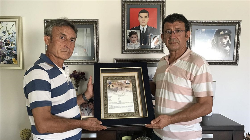 Şehit ailesi evlatlarının şehadet belgesinden FETÖ hükümlüsü Akın Öztürk'ün imzasının kaldırılmasını istiyor
