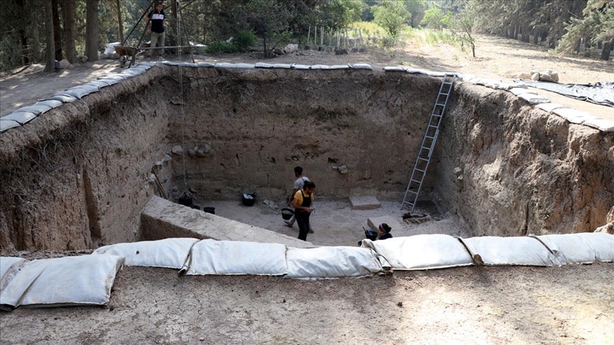 Tarihe ışık tutan Aççana Höyük'te 4 bin yıl öncesine ait kalıntılar gün yüzüne çıkarılıyor