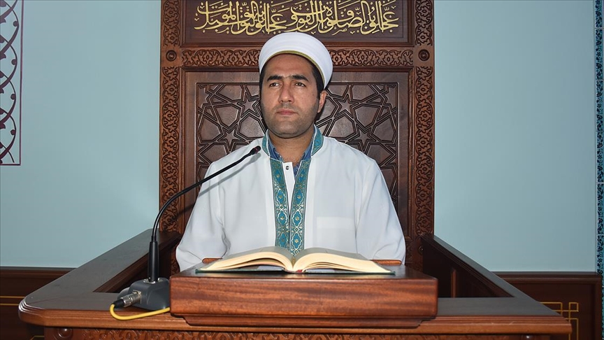 Kars'ta darbecilerin 'kafasına sıkın' dediği imam 'o gece' sela okumanın gururunu yaşıyor