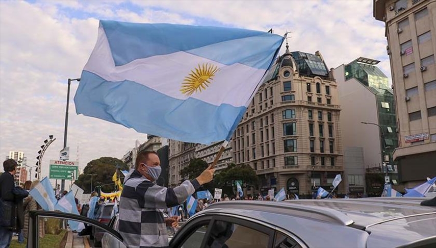 Argentina supera las 100 mil muertes y los 4,7 millones de contagios de COVID-19