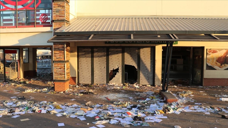 Se eleva a 117 el número de muertos durante las manifestaciones en Sudáfrica 