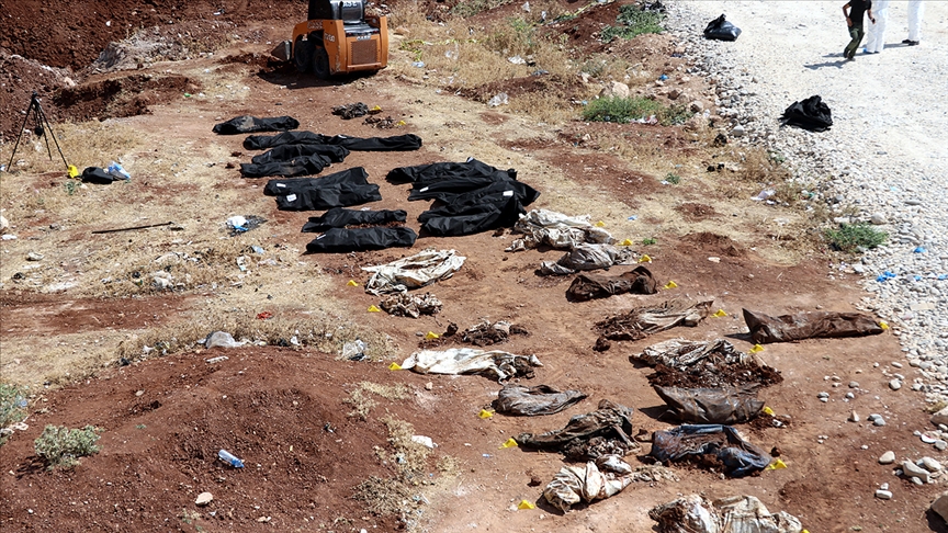 Afrin'de toplu mezardan çıkarılan ceset sayısının 61 olduğu açıklandı