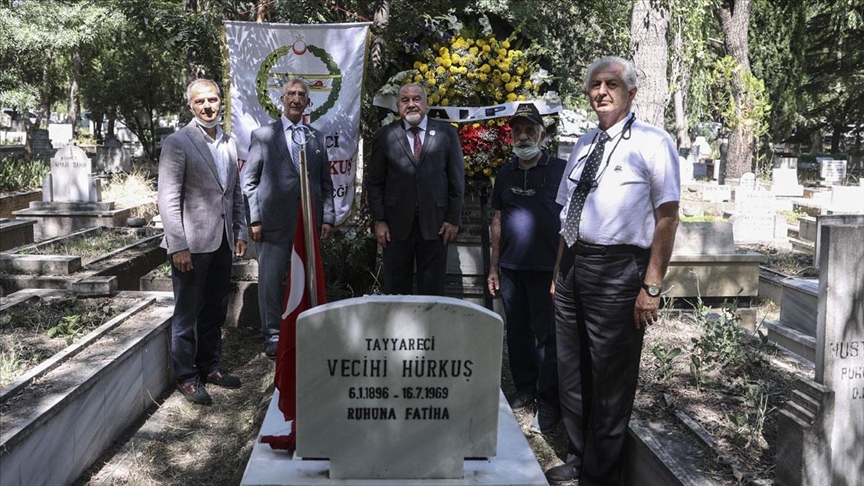 Türk havacılık tarihinin önemli isimlerinden Vecihi Hürkuş kabri başında anıldı