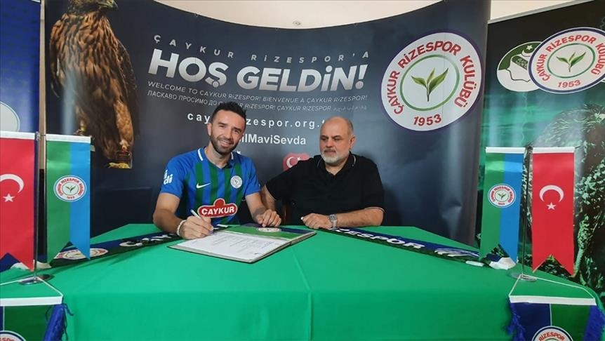 Turkish footballer Gokhan Gonul joins Caykur Rizespor