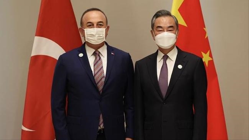 Cavusoglu rencontre son homologue chinois à Tachkent