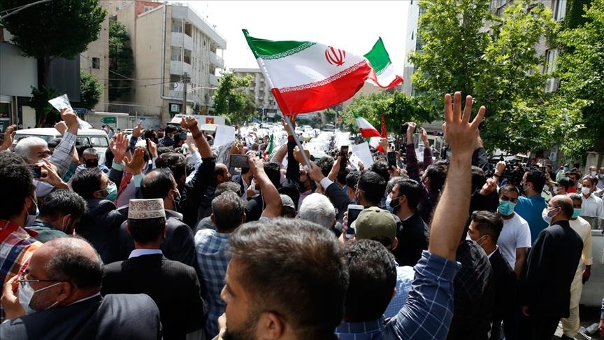 Жители юго-запада Ирана вышли на улицы из-за перебоев в водоснабжении