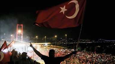 Turkish victory against putschists marked across the world