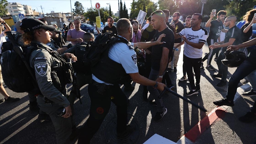 İsrail güçleri Şeyh Cerrah Mahallesi'nde düzenlenen barışçıl gösteriye müdahale etti