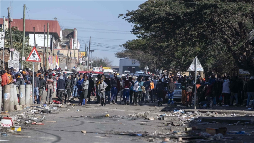 Se eleva a 212 el número de muertos durante protestas en Sudáfrica