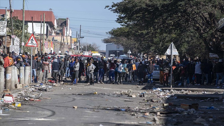 Güney Afrika'da eski Cumhurbaşkanı Zuma'nın hapsedilmesi ile başlayan şiddet olayları 10. gününde