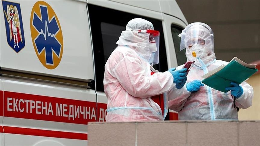 В Украине за сутки выявили менее 200 случаев заражения COVID-19