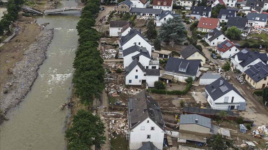 Prensa alemana criticó al Gobierno por advertir 'tarde' sobre las inundaciones