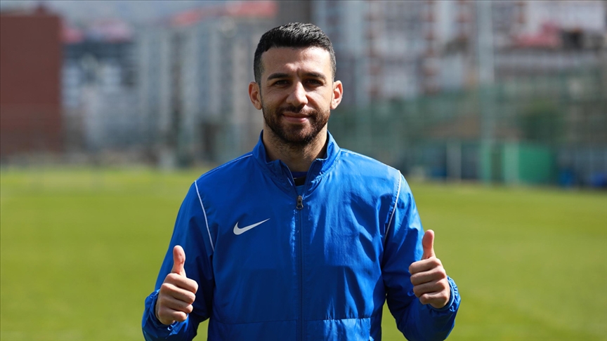 Trabzonspor, futbolcu İsmail Köybaşı ile 2 artı 1 yıllık sözleşme imzaladı