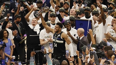 Milwaukee Bucks fiton titullin e kampionit të NBA-së