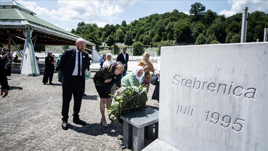 BiH: Britanska ministrica Wendy Morton odala počast žrtvama genocida u Srebrenici