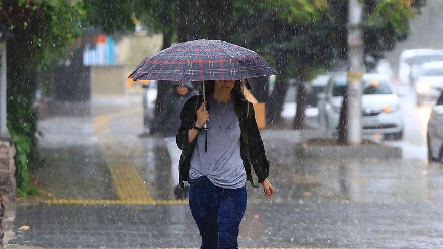 İstanbul, Kocaeli, Sakarya ve Yalova'da sağanak ve gök gürültülü sağanak bekleniyor
