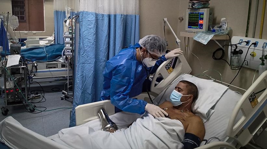 Brasil reportó en la última semana el promedio de muertes diarias por COVID-19 más bajo desde febrero