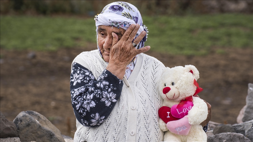 Pîrika Nadîmeya ku pêlîstoka kudika hirçê wek diyarî danê kêfxweş bû