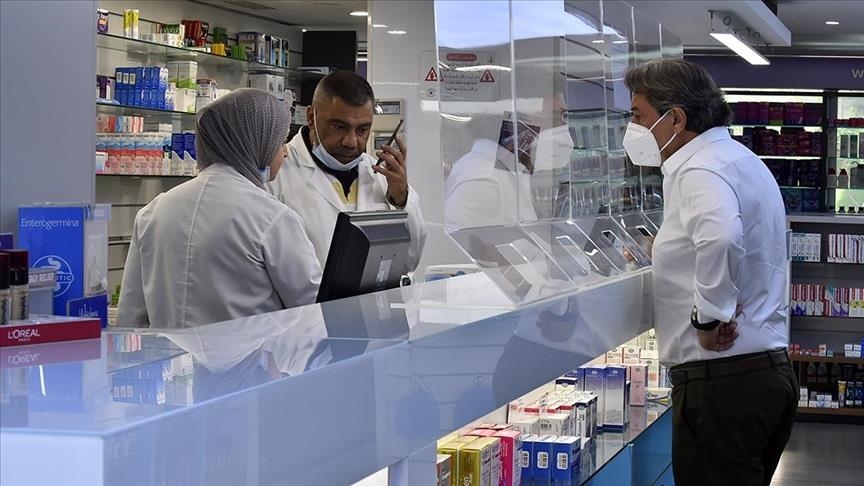 В Ливане на фоне нехватки медикаментов закрываются аптеки
