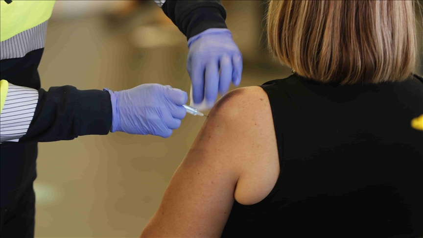 Ministra de Sanidad de España afirma que sería necesaria una tercera dosis de la vacuna contra la COVID-19