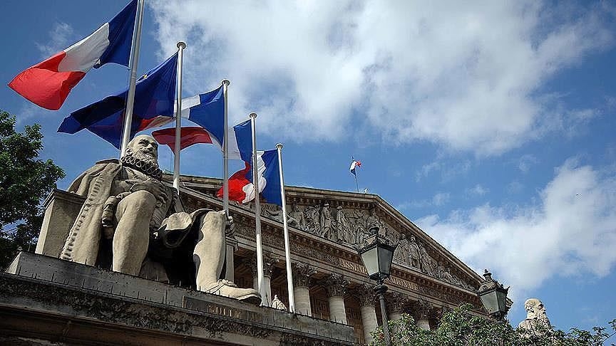Fransa’da okuduğu ayet 'Cumhuriyet değerlerine aykırı' görülen imamın görevine İçişleri Bakanı'nın emriyle son verildi