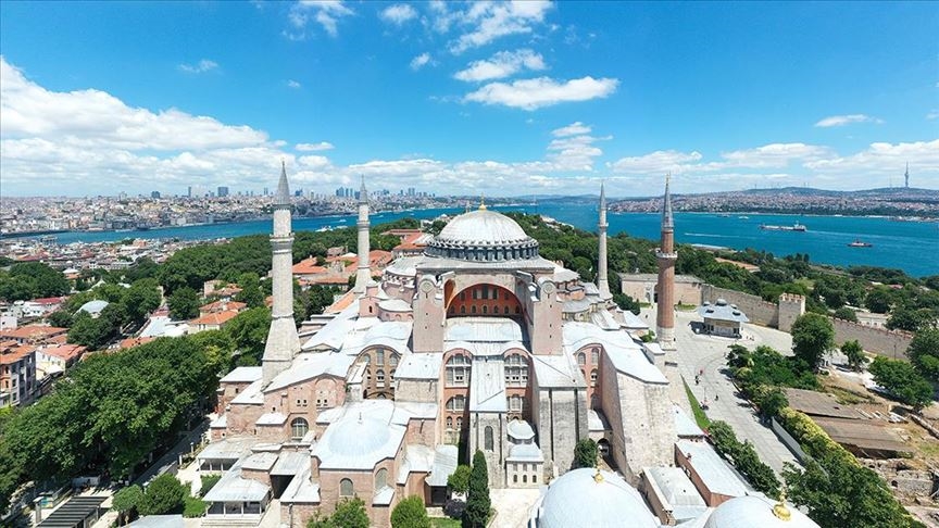 Ayasofya-i Kebir Cami-i Şerifi'nin ibadete açılmasının üzerinden bir yıl geçti