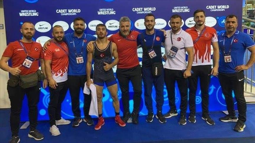 Турецкие борцы завоевали 8 медалей в ЧМ в Венгрии