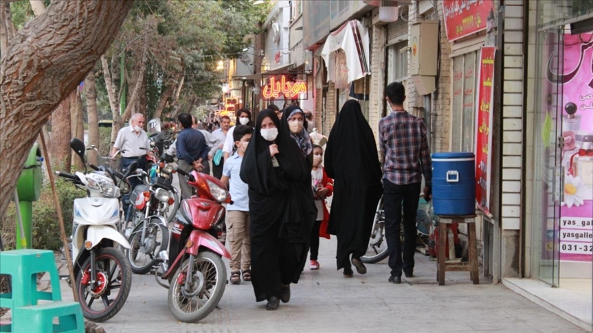 La quinta ola de COVID-19 avanza en Irán a pesar de las restricciones