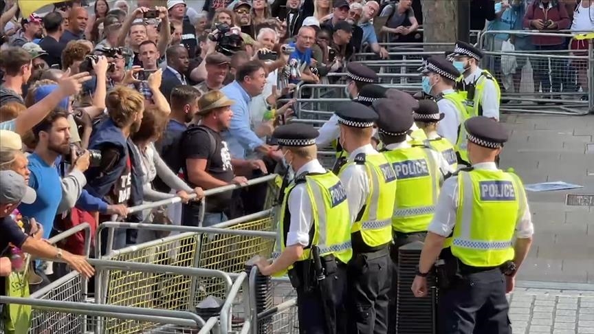 Londres/Coronavirus: La police disperse une manifestation contre les restrictions sanitaires