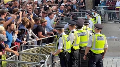 Policia britanike ndërhyn në protestën kundër vaksinimit