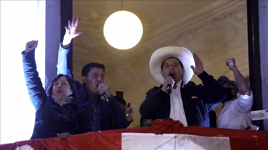 Nuevo presidente de Perú renuncia a sueldo de presidente y cobrará como maestro