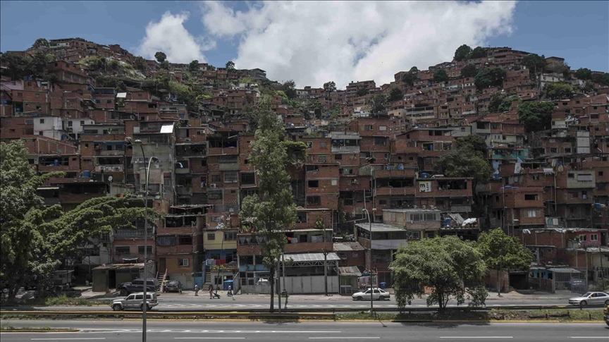 Cota 905 y Petare, los barrios en disputa entre el Gobierno venezolano y las "megabandas" criminales