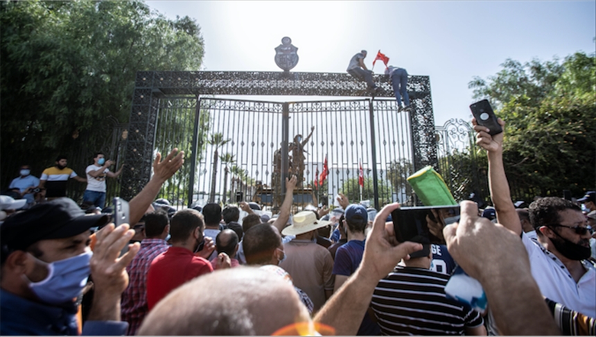"الجمهوري" التونسي: قرارات الرئيس سعيّد "انقلاب" على الدستور