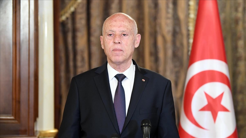Tunisian president sacks premier, defense minister