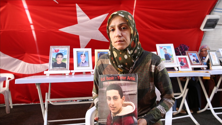 Dayikên Diyarbekirê biryardar in ku ewladên xwe ji nav lepên terorê xilas bikin