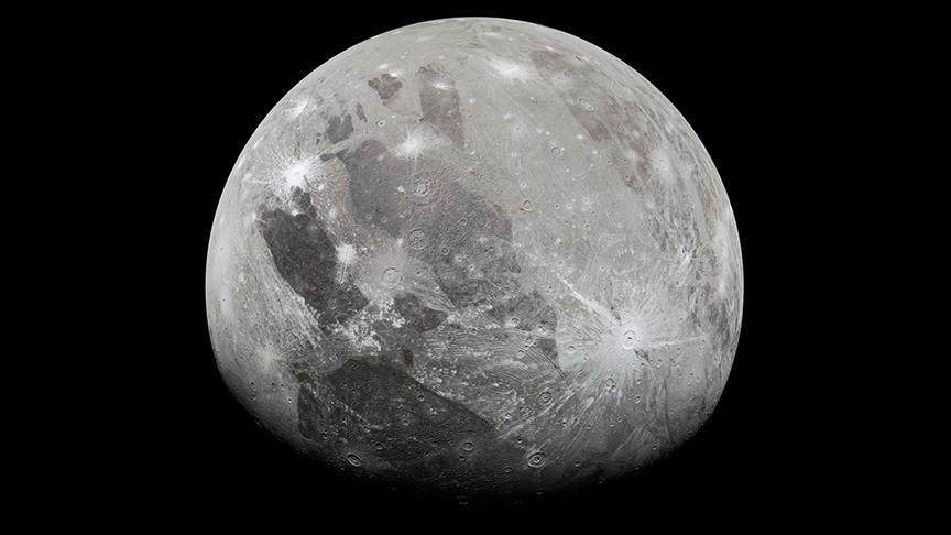  Water vapor found on Jupiter's moon Ganymede