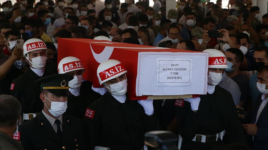 Pençe Harekatı bölgesinde şehit olan Teğmen Özcücük ile Uzman Çavuş Güçlüer son yolculuklarına uğurlandı