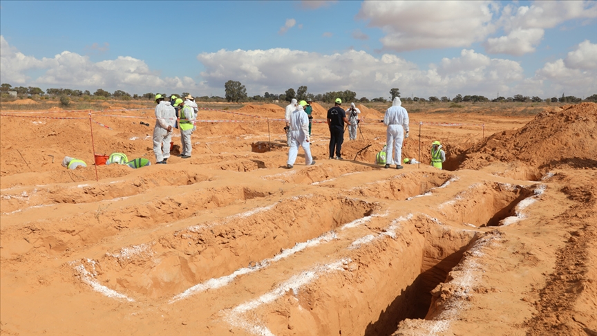 Libya'nın 'toplu mezarlar kenti' Terhune'de 12 ceset daha bulundu