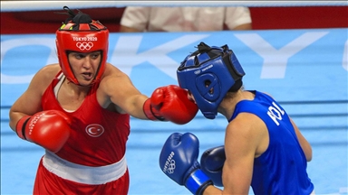 Busenaz Sürmeneli Türkiye'nin olimpiyatlarda ringe çıkan ilk kadın boksörü olmanın gururunu yaşıyor