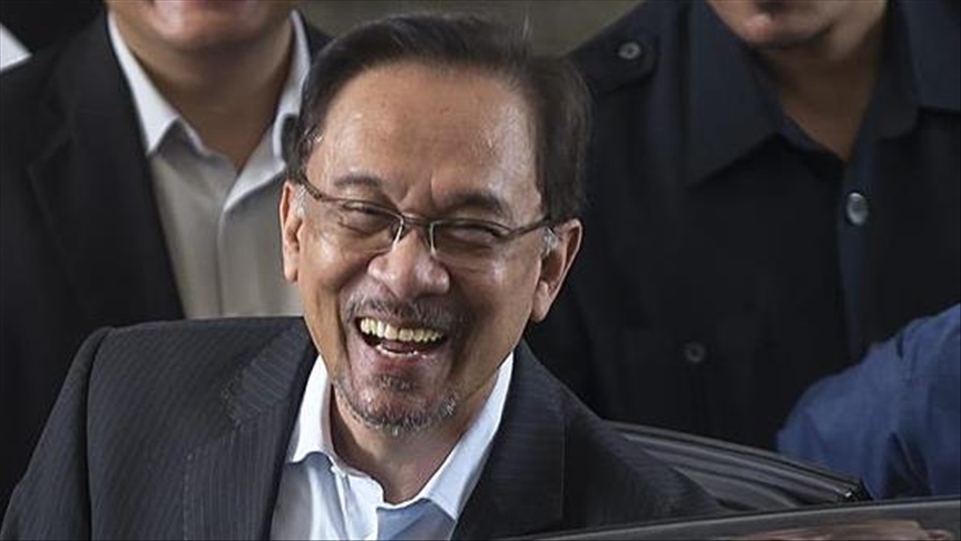 Anwar Ibrahim desak PM Malaysia mundur seusai langgar mandat Agong