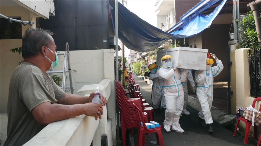 Over 2,700 COVID-19 patients in Indonesia died in self-isolation