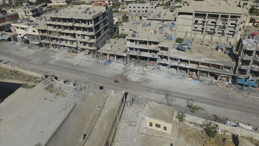 Esed rejimi ülkenin güneyindeki Dera il merkezinde kuşattığı mahalleye askeri operasyon başlattı
