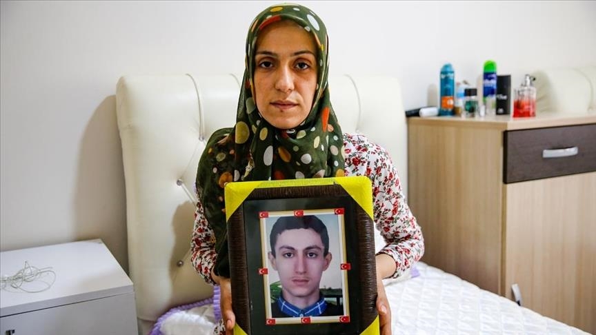 Ji Dayikên Diyarbekirê Ayşegul Bîçer gelek kêfxweşe ku wê piştî 3 salan bigihîje ewladê xwe