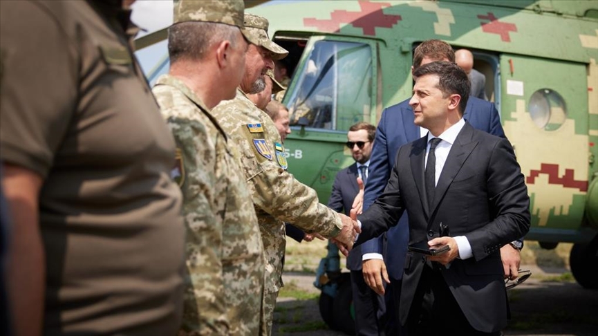 Президент Украины прибыл с визитом на Донбасс