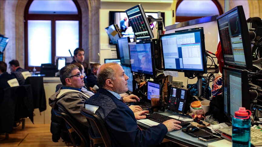 US stocks open lower with PCE price index rising