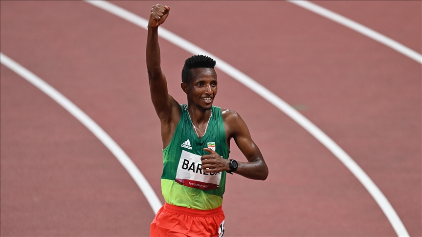 Ethiopian Selemon Barega wins gold in Olympics men's 10,000m