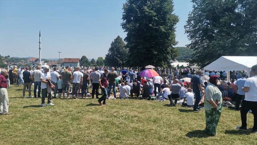 BiH: Klanjan džuma-namaz kod musalle sultana Mehmeda Fatiha u Donjem Kamengradu